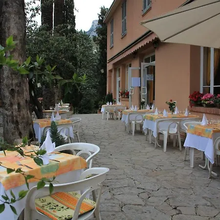 Hotel Les Gorges Du Loup 3*